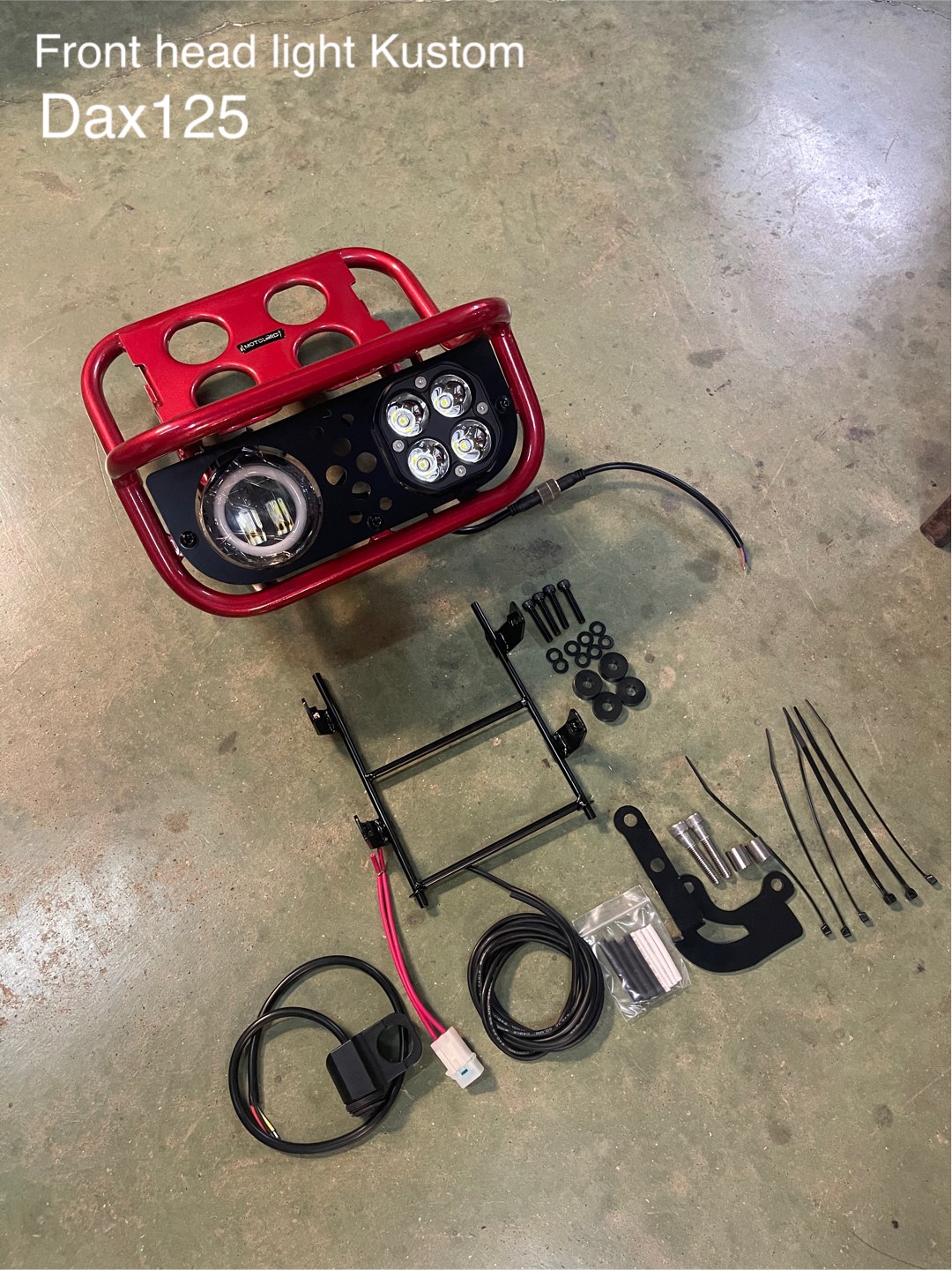ไฟหน้า Motolord Front head light Kustom Dax125 ราคา6100฿ สีเทา แดง ดำ