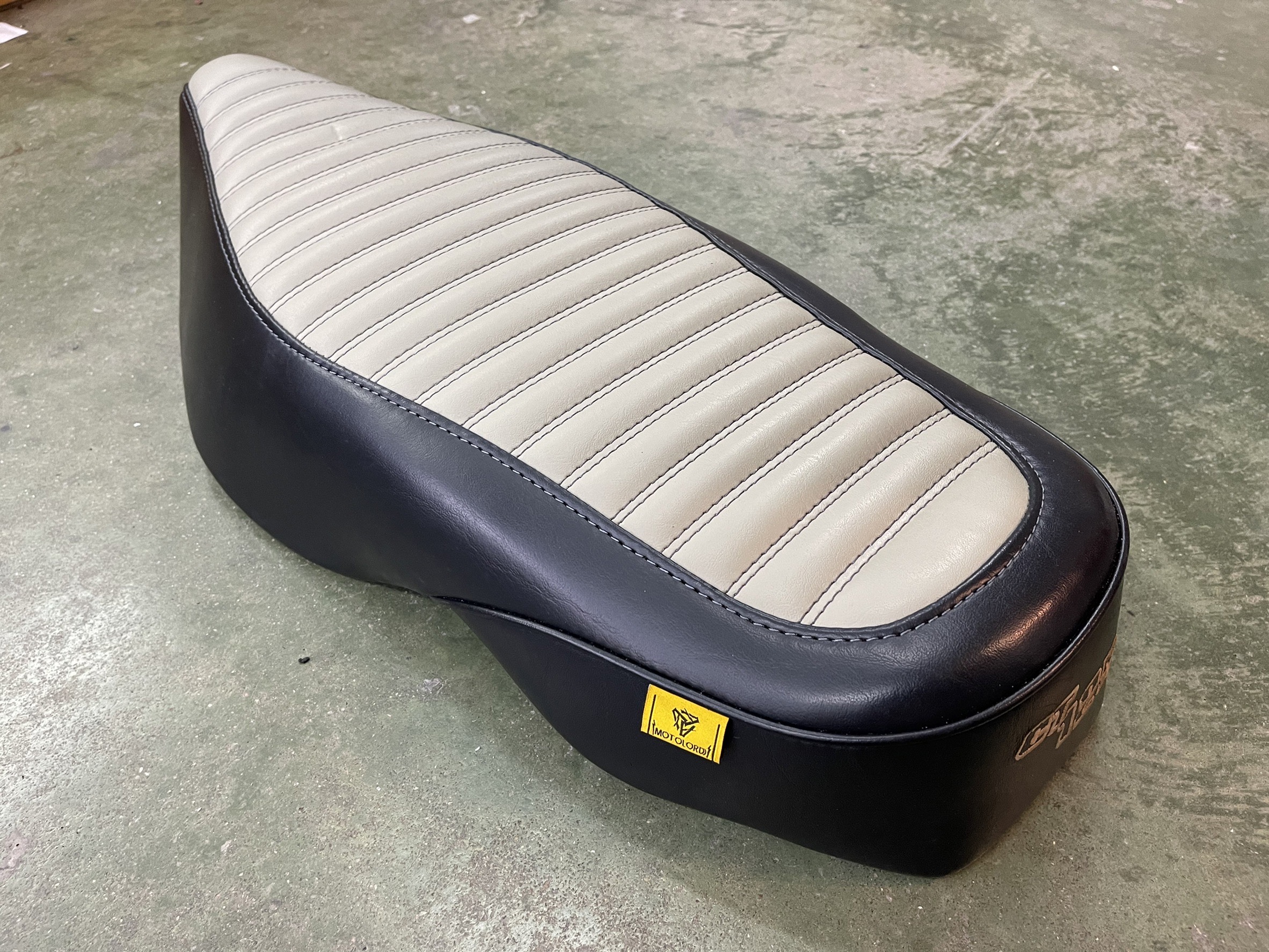 เบาะยาว MOTOZAAA CT125 มี4สี ราคา3850