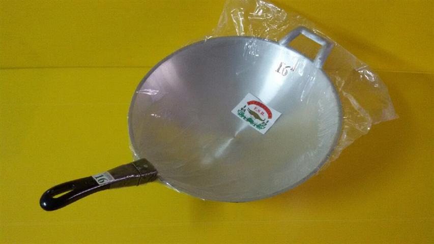 กะทะ 16 (ด้ามดำ)