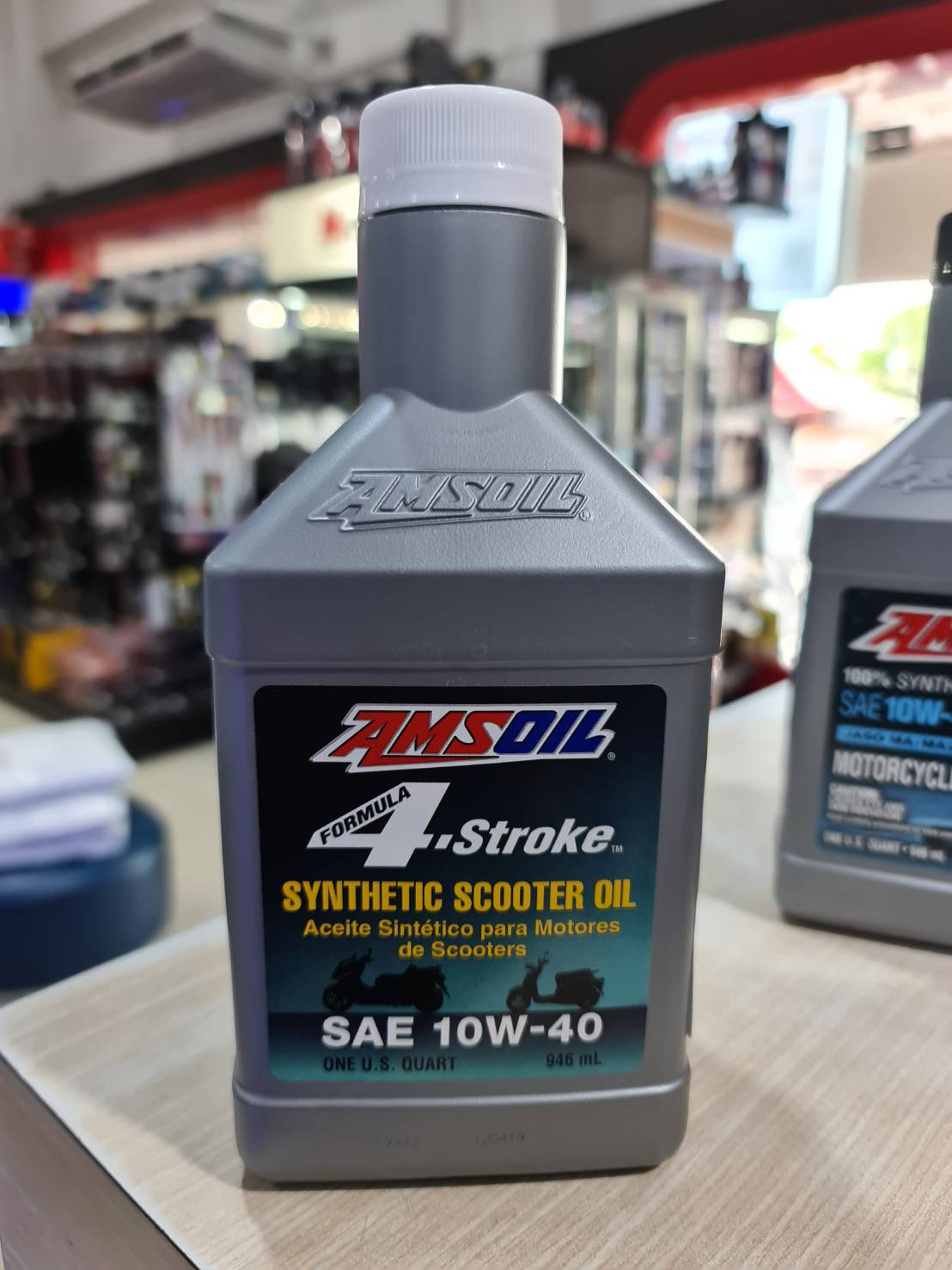 น้ำมันเครื่อง AMSOIL. SAW 10W-40