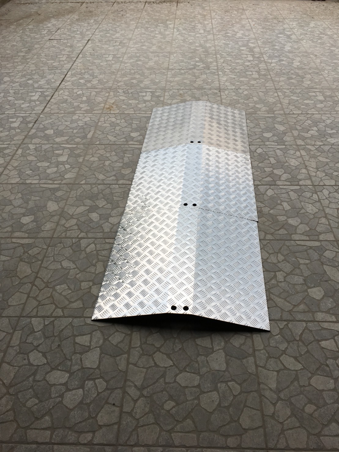 ทางลาดอลูมิเนียมรถเข็น สำเร็จรูป ข้ามธรณีประตู รุ่นประหยัด สูง 8.5,11 และ12ซม.- Door Threshold Ramp 8.5,11 and 12 cm