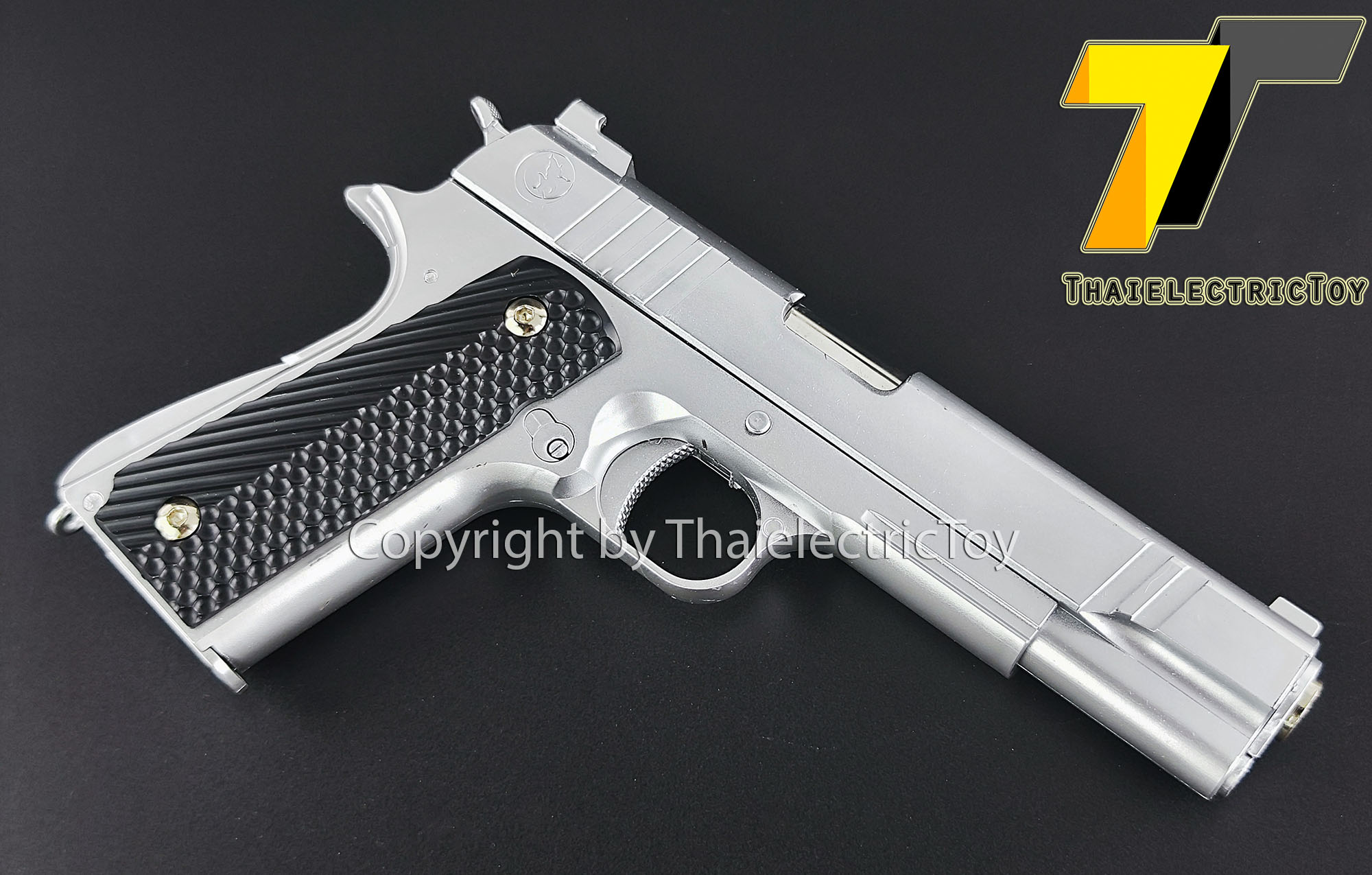 ปืนอัดลมพลาสติก 1911 สีบอร์นเงิน ชักยิงทีล่ะนัด ลำกล้องยาว 8 นิ้ว หนัก 276 กรัม แขวนสไลน์ได้