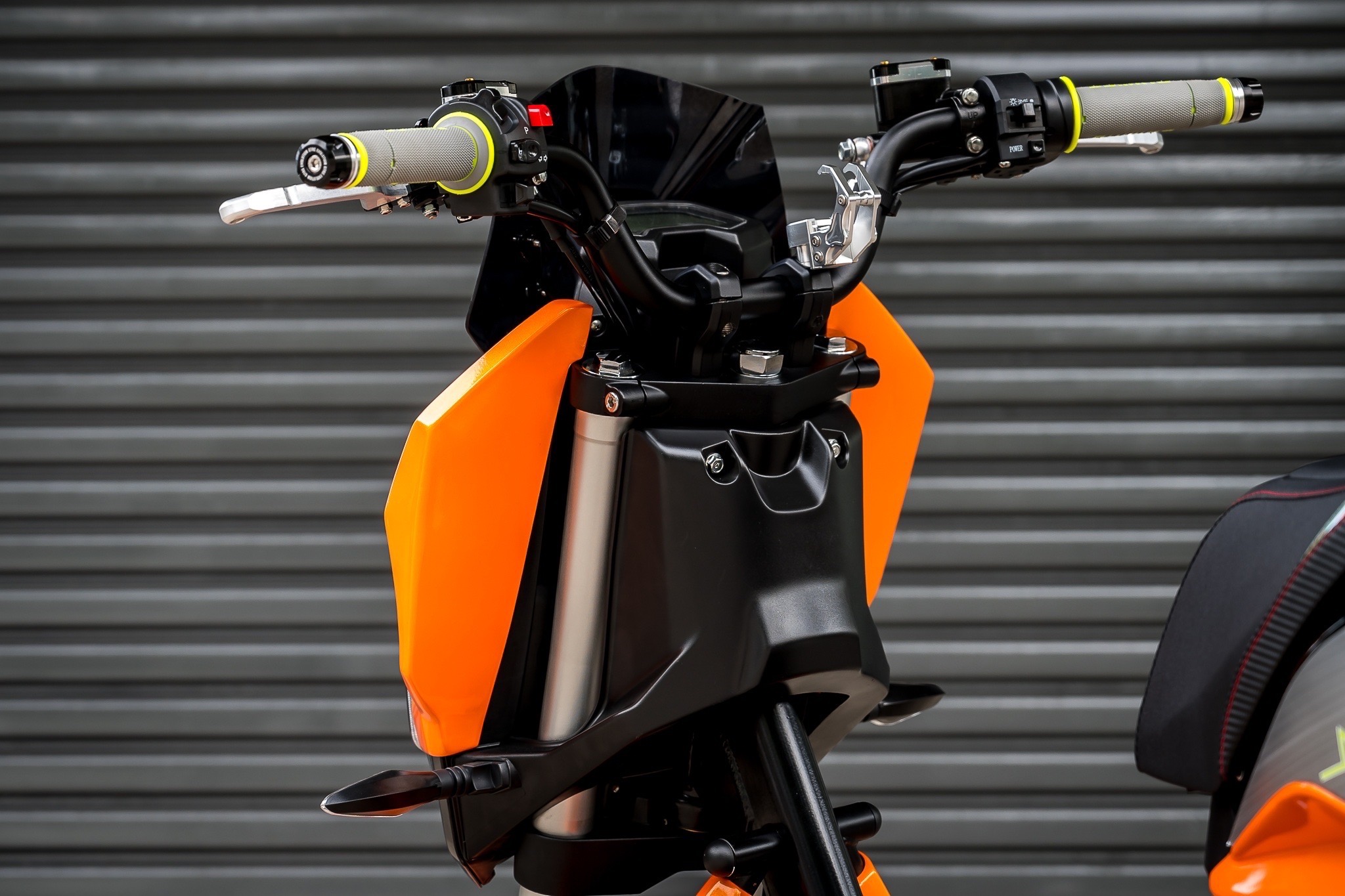 ชุดแต่งมอเตอร์ไซด์ไฟฟ้าAJ Z3 1.ชิวหน้า Windshield Z3 890฿ 2.ครอบ อกซ้าย/ขวา Front cover side fairing Z3 1700฿ 3.ครอบเฟรม Chassis cowl Z3 1350฿ 4.ครอบบังโคลนหน้า Front fender cover Z3 1400 5.ครอบแฟริ่งข้าง Under cover side fairing Z3 1400฿ 6.ครอบมือจับท้าย