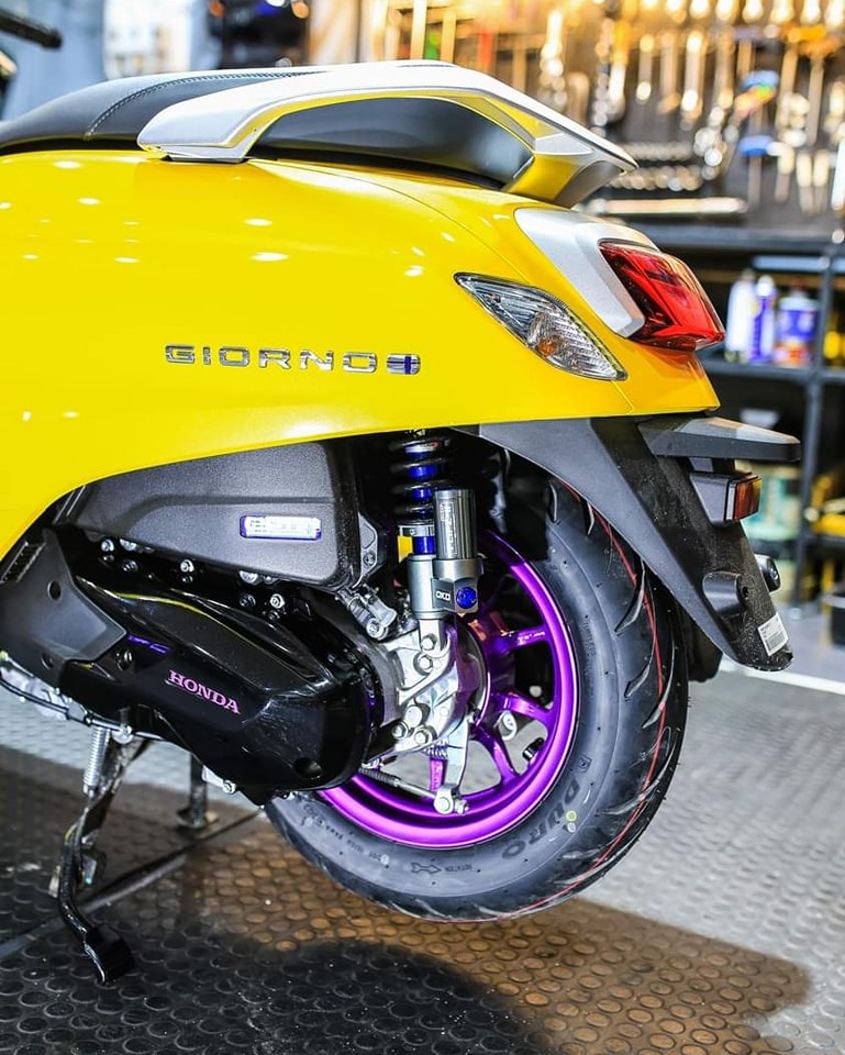 โช๊ค OKD รุ่น Flipz II แบบมีซับแท้งค์ใส่ Honda Giorno+ และ Honda Lead