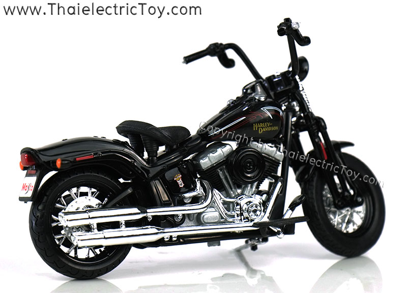 โมเดลมอเตอร์ไซค์ Harley Davidson รุ่น FLSTSB Cross Bones ปี 2008 ขนาด 1:18 พร้อมฐานวางสวยงาม