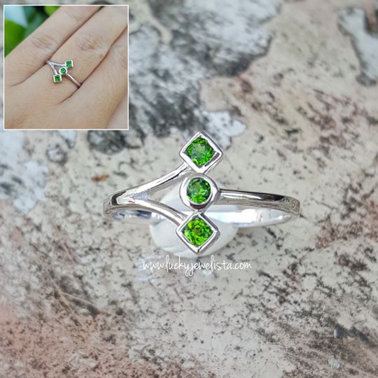 แหวนพลอยกรีนโครมดิออพไซด์ สีเขียวเหนี่ยวทรัพย์ พลอยประจำวันพุธ