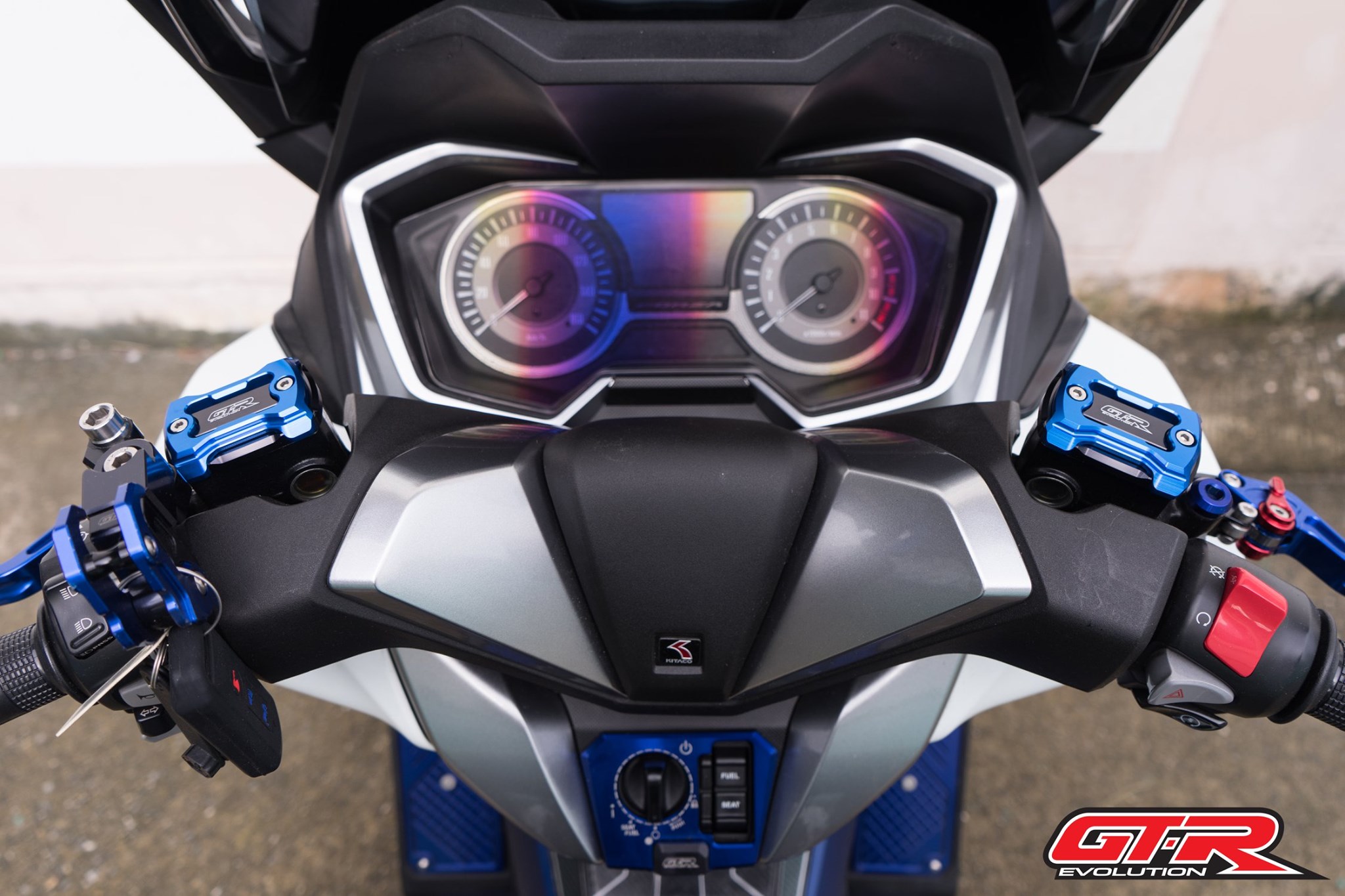 ฝาปิดกระปุกดิสเบรค 2 ชิ้น GTR V2 FORZA300-350/ADV-150/X-MAX300/R3 คู่ละ900