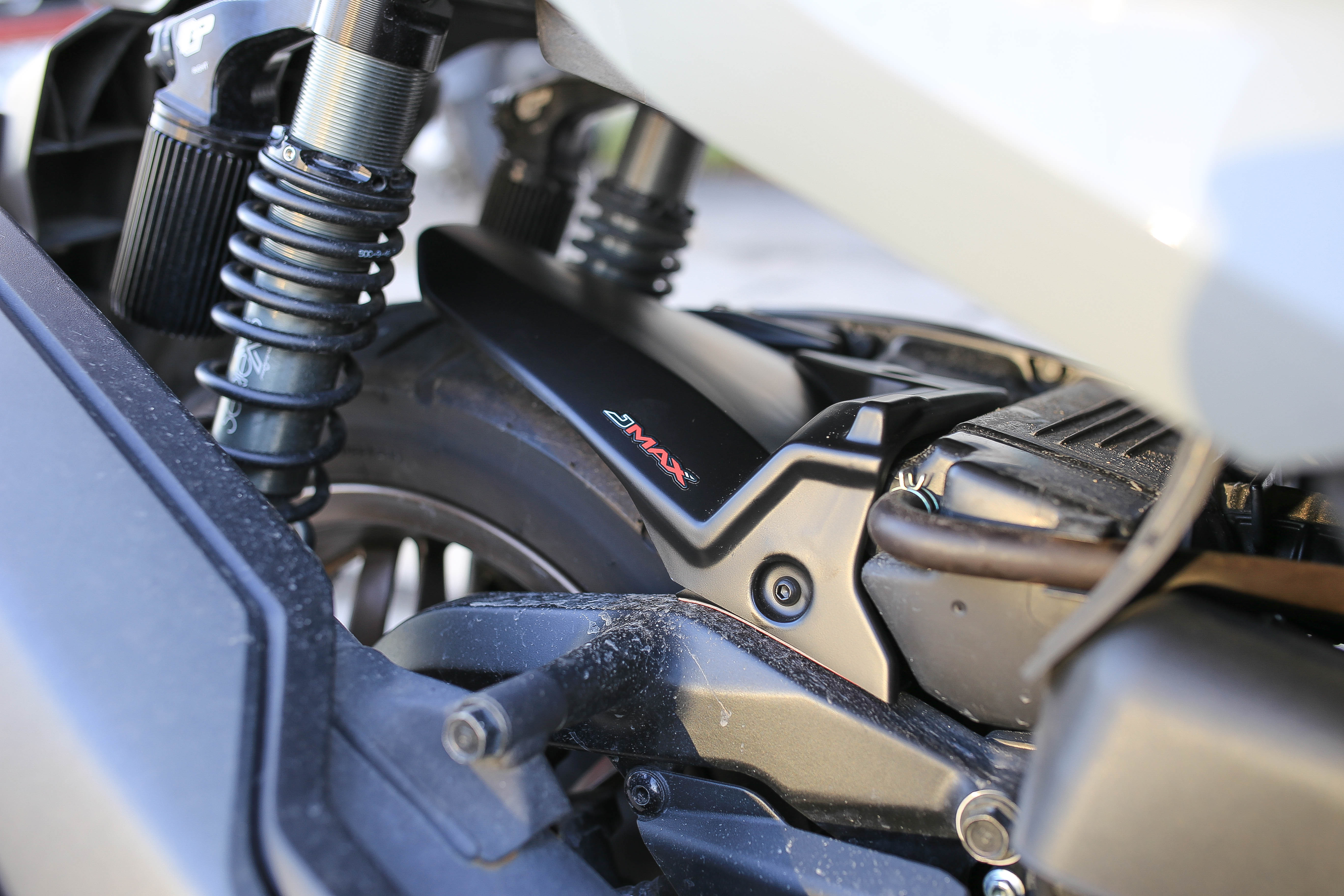 บังโคลนหลัง forza 350 J-Max 6D ปี 2023 ลายฟิล์ม 1240฿ / ดำด้าน 940฿