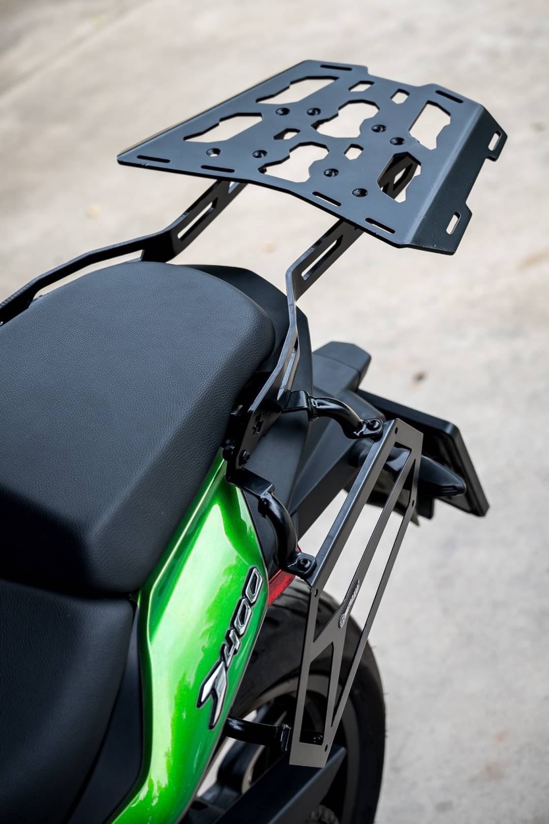 Bajaj Dominar400 1.ชิวหน้า 1700฿ 2.การ์ดครอบถังน้ำมัน ลายเคฟล่า 1700฿ 3.แคชบาร์ 2700฿ 4.แร็คท้าย 3100฿ 5.แร็คท้าย+แร็คกระเป๋า 4950฿