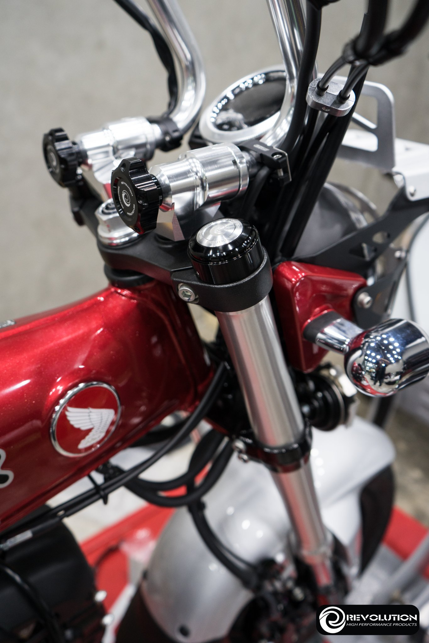 ฝาครอบโช้คชุดหน้า REVOLUTION ST-125DAX/GROM:MSX-125/MONKEY-125 (4-5 เกียร์) น้ำเงิน ราคา 750 บาท/คู่