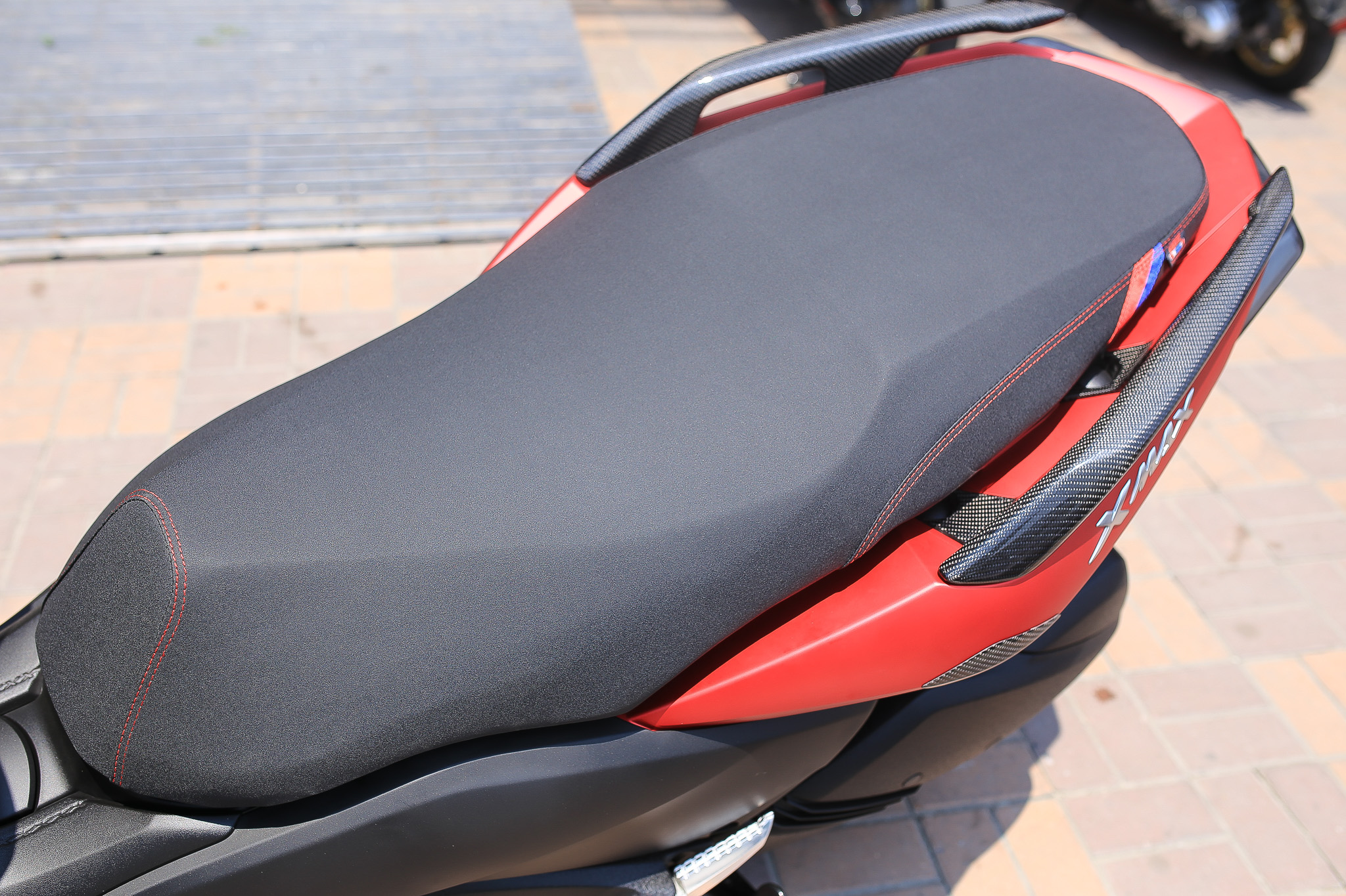 เบาะแต่ง Xmax 300 ทรงปาดบาง (โครงเทียม) by Noi Watdan