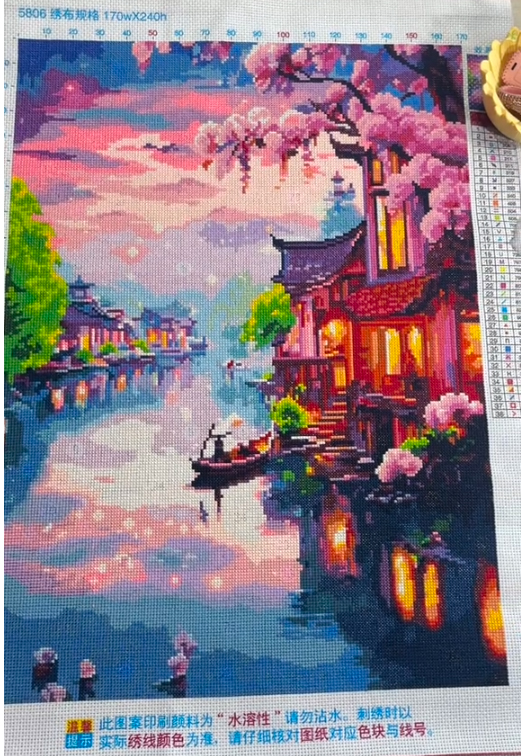 home-1018 *พร้อมส่ง* ชุดปักครอสติช ลายบ้านริมคลอง (ปักเต็มผืนผ้า ไม่มีเดินเส้น ผ้า 9CTพิมพ์ลาย ปัก 4 เส้นเล็ก) ขนาด 60*80 ซม.ผ้าครอสติช 9CTพิมพ์ลายปักบนผ้า ไหมคอตตอน 38 สี ผังลาย เข็ม