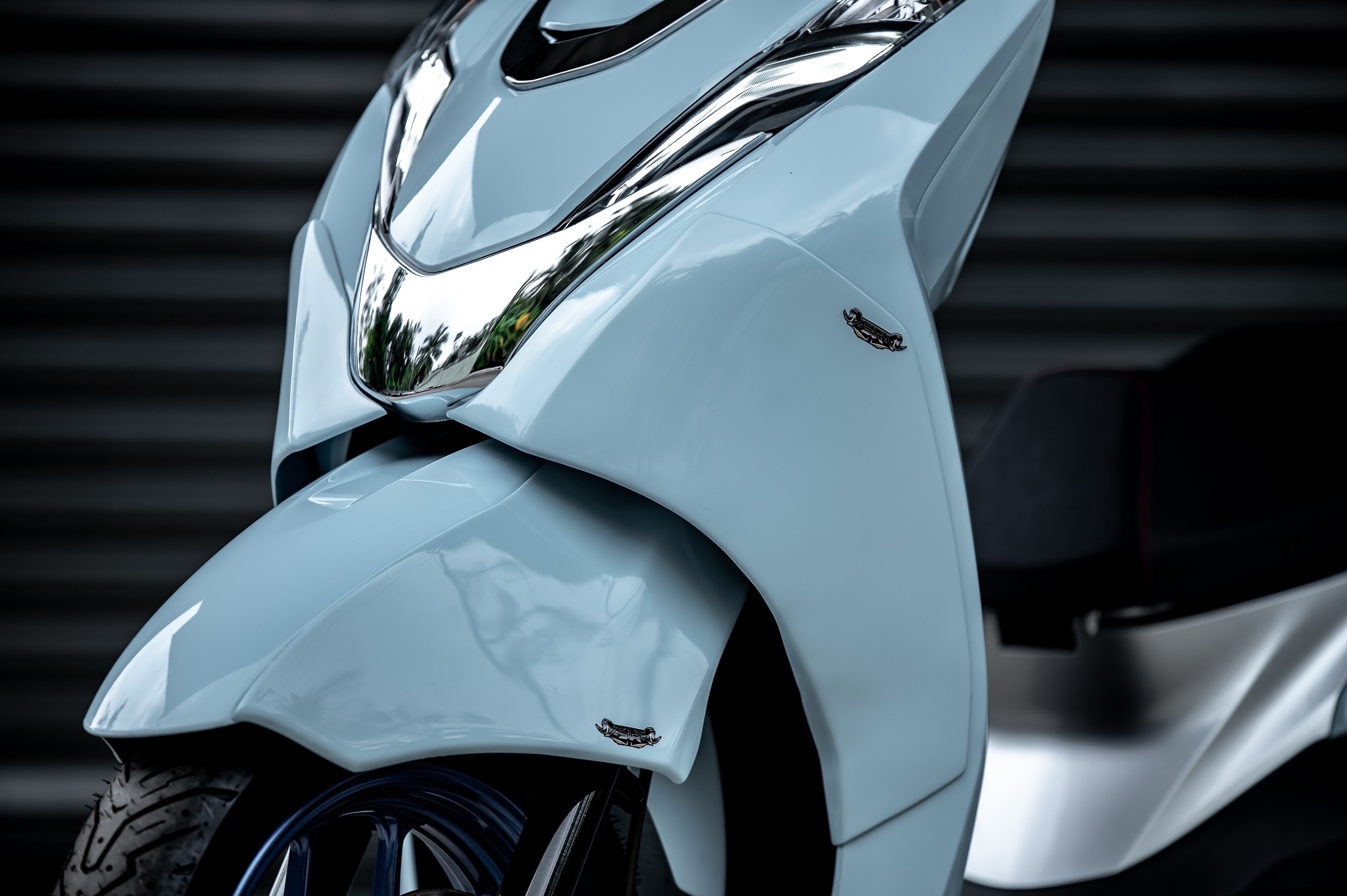 Lead125 1). ครอบท้ายปิดรูกันตก Tail fairing cover 2). ครอบปิดข้างแฟริ่ง Flank fairing cover 3) ปิดข้างบังโคลนหน้า Front fender cowl