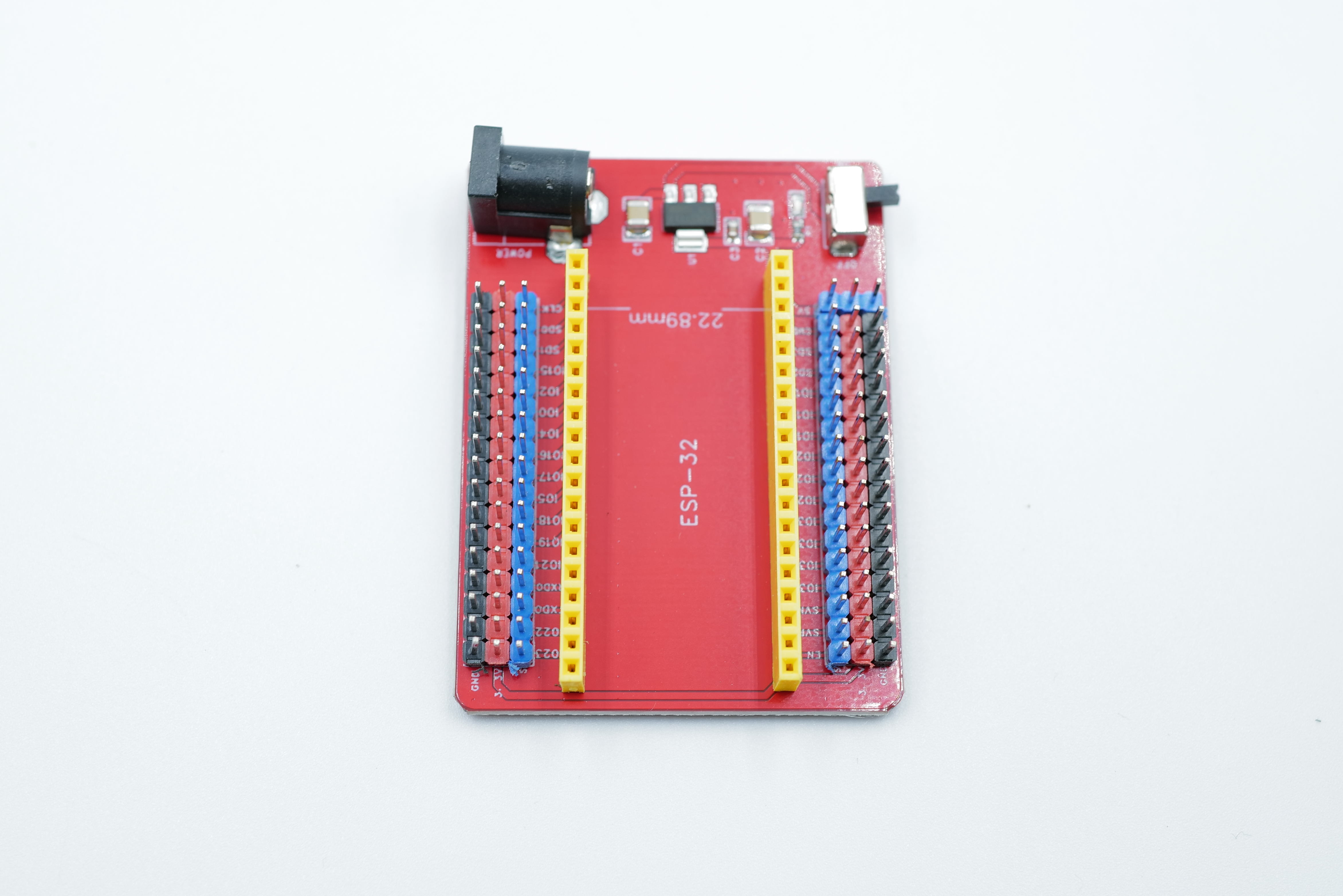 ESP32 38P shield มีที่ต่อไฟสำหรับบอร์ด