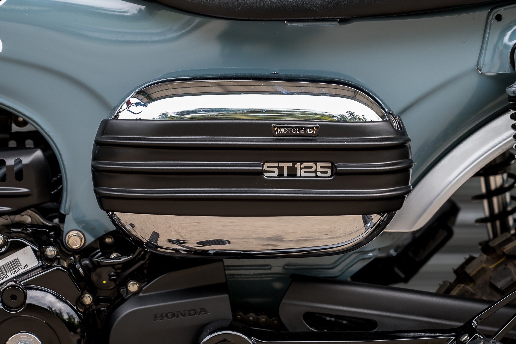 ฝาครอบข้าง MotolordD Dax125 Side box cover 1,550฿