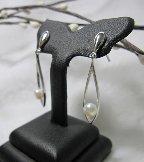 ต่างหูไข่มุกแท้