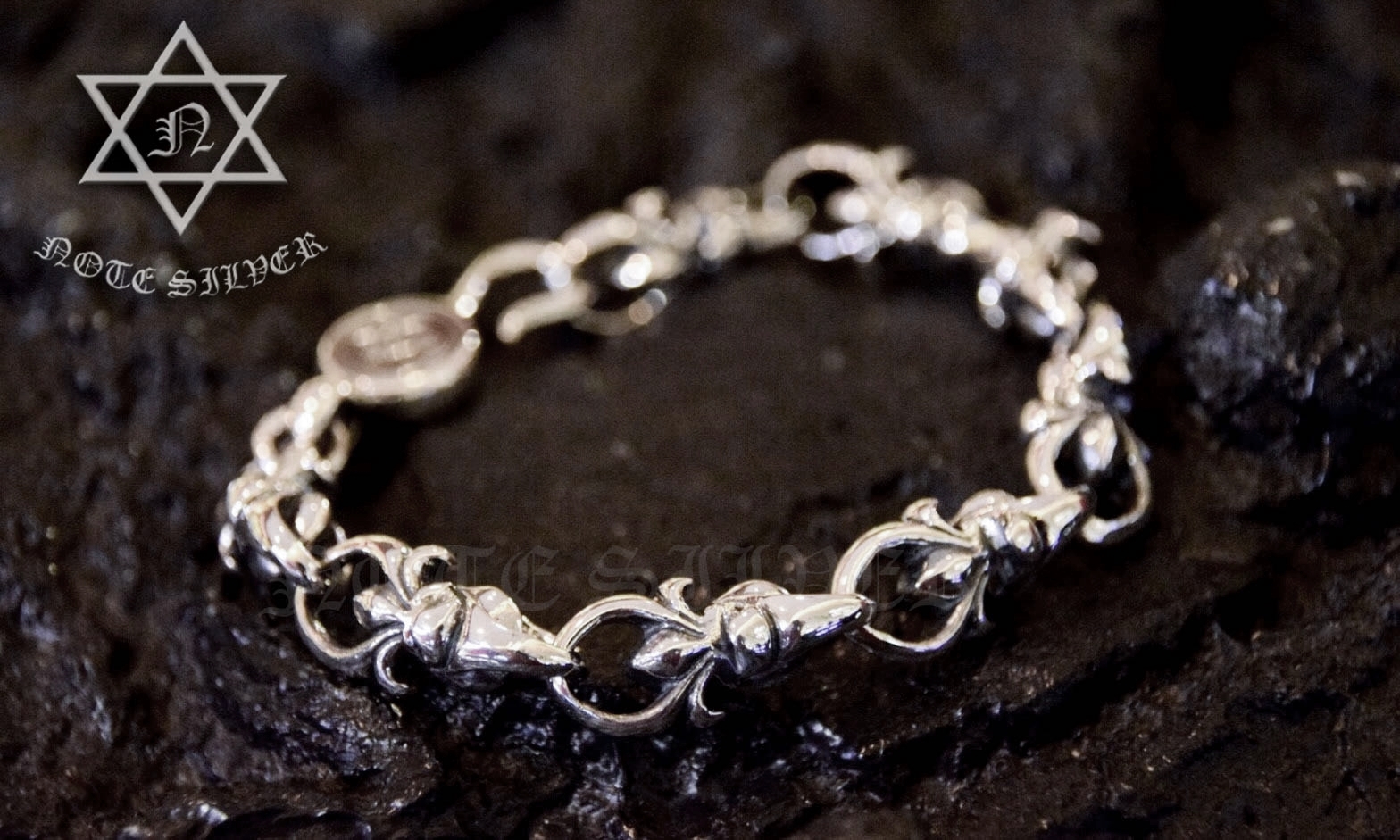 สร้อยข้อมือเงินแท้ ดอกเฟลอร์เดอลีส์ Sterling Silver 925 NSBL1383
