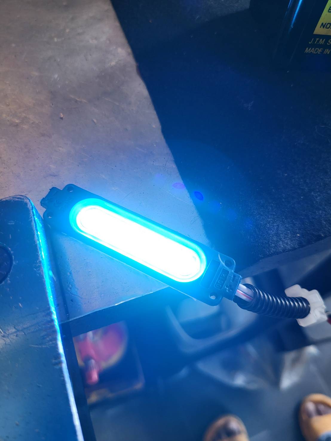 ไฟ LED ใส่ตรงฝาครอบแต่ง GIORNO สี แดง เขียว ขาว ฟ้า ม่วง ราคา250