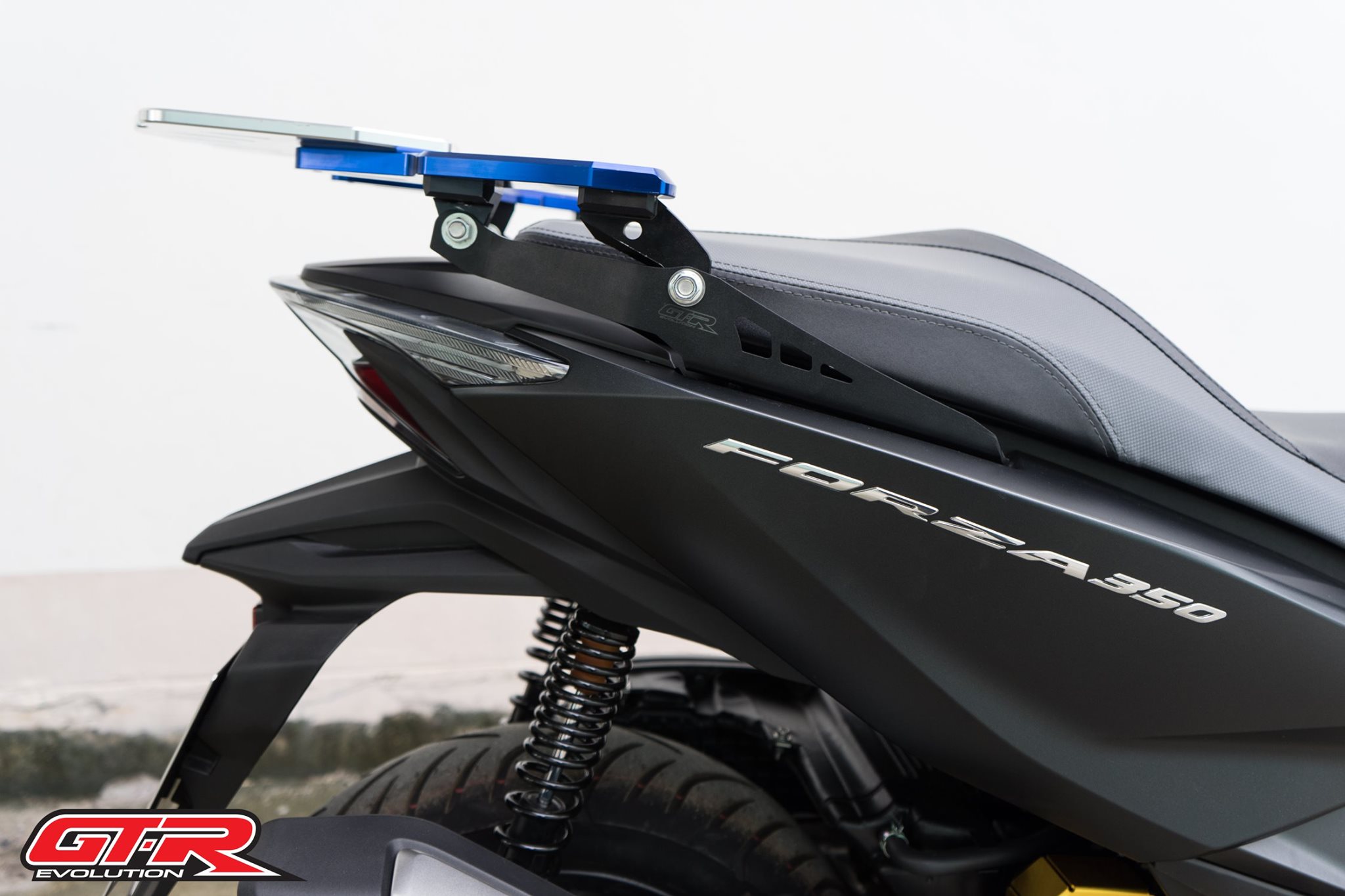 ขายึด 2D ชุดแผ่นรองกล่องท้ายเบาะ(เหล็กหนา4mm.) GTR FORZA350 NEW ดำ ราคา1500