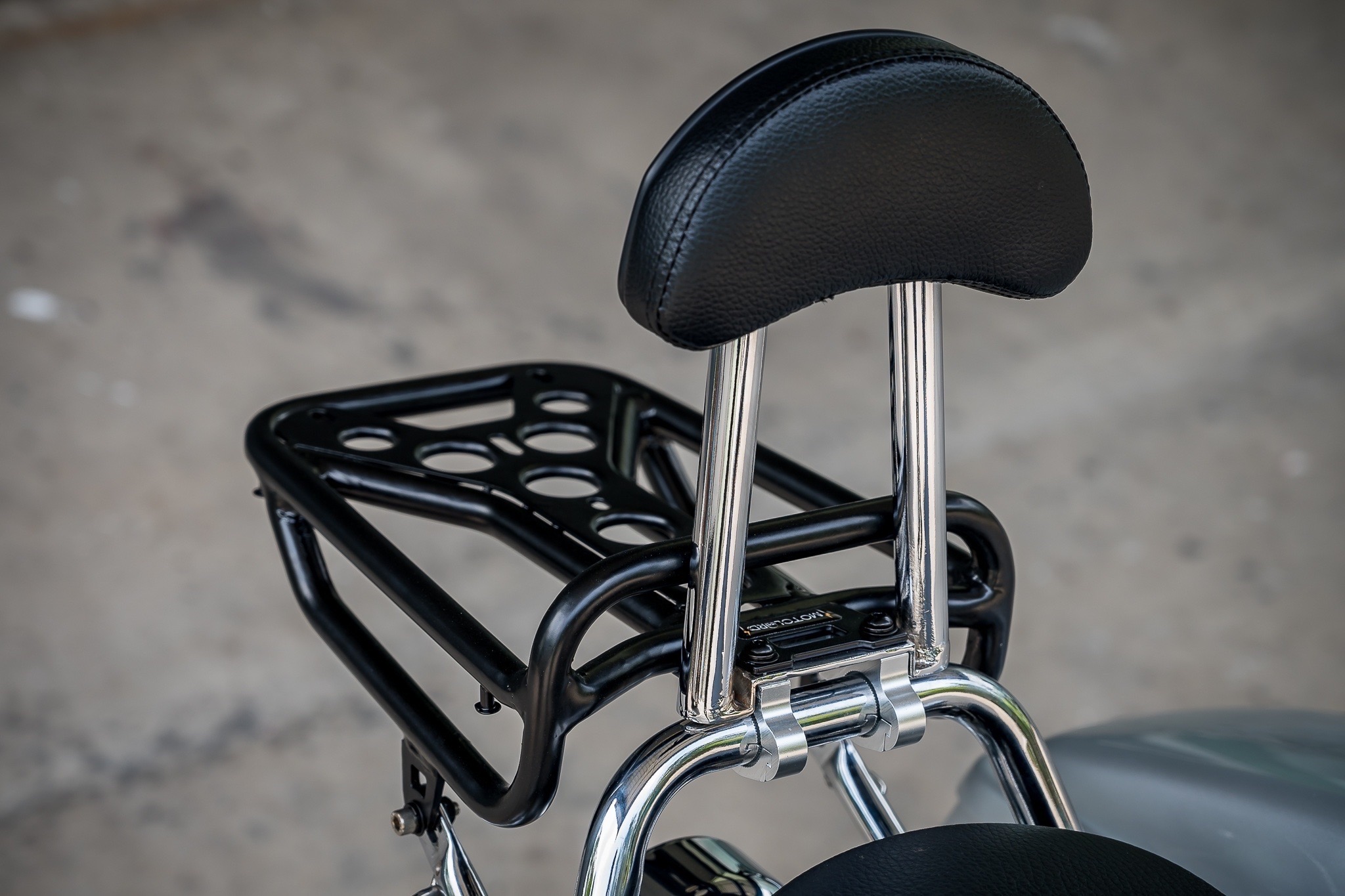 พนักพิงพร้อมตะแกรงหลัง set A DAX-125 MOTOLORD ราคา3500