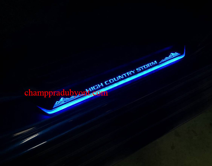 ชายบันไดมีไฟ CHEVROLET COLORADO 2012-2017 แสงสีฟ้า FITT