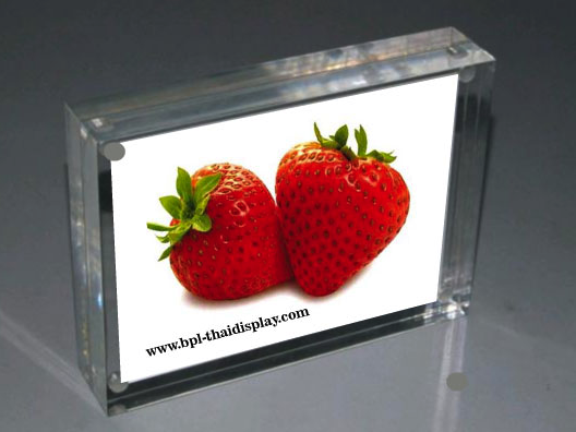 กรอบรูปแม่เหล็กอะครีลิคใส