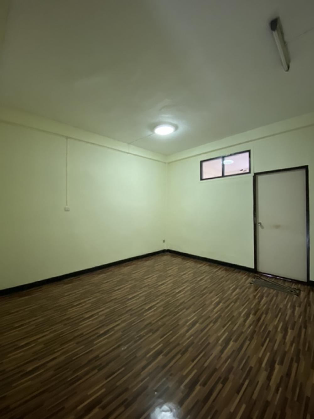 อาคารพาณิชย์ ประชาชื่น 27