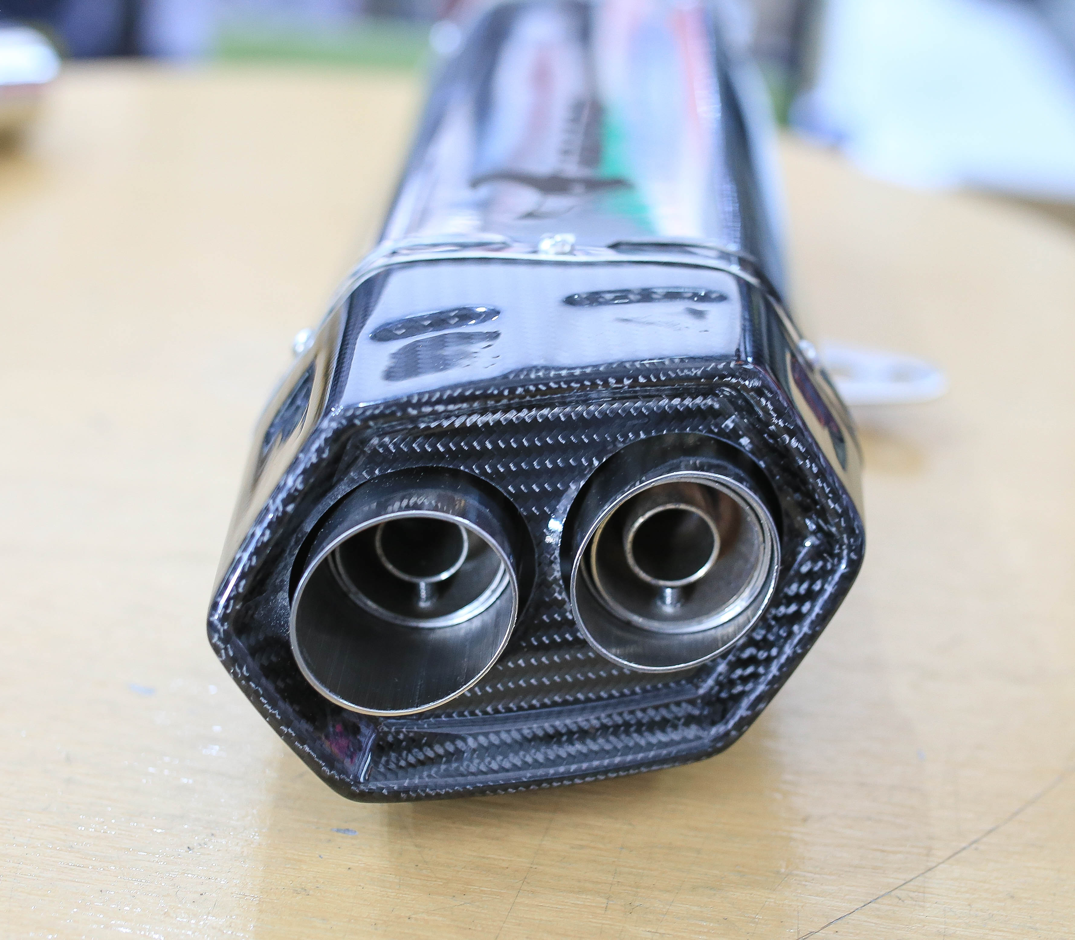 ท่อ Vamos Giorno+ ปลายคาบอนแท้ ตรงรุ่น ท่อมี มอก ปลายคาบอน 2 รู