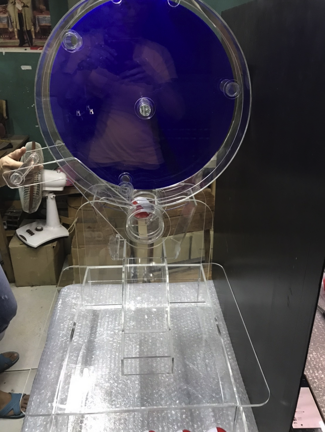 เครื่องออกรางวัลตู้อะครีลิค สำรับลูกบอลทรงกลม