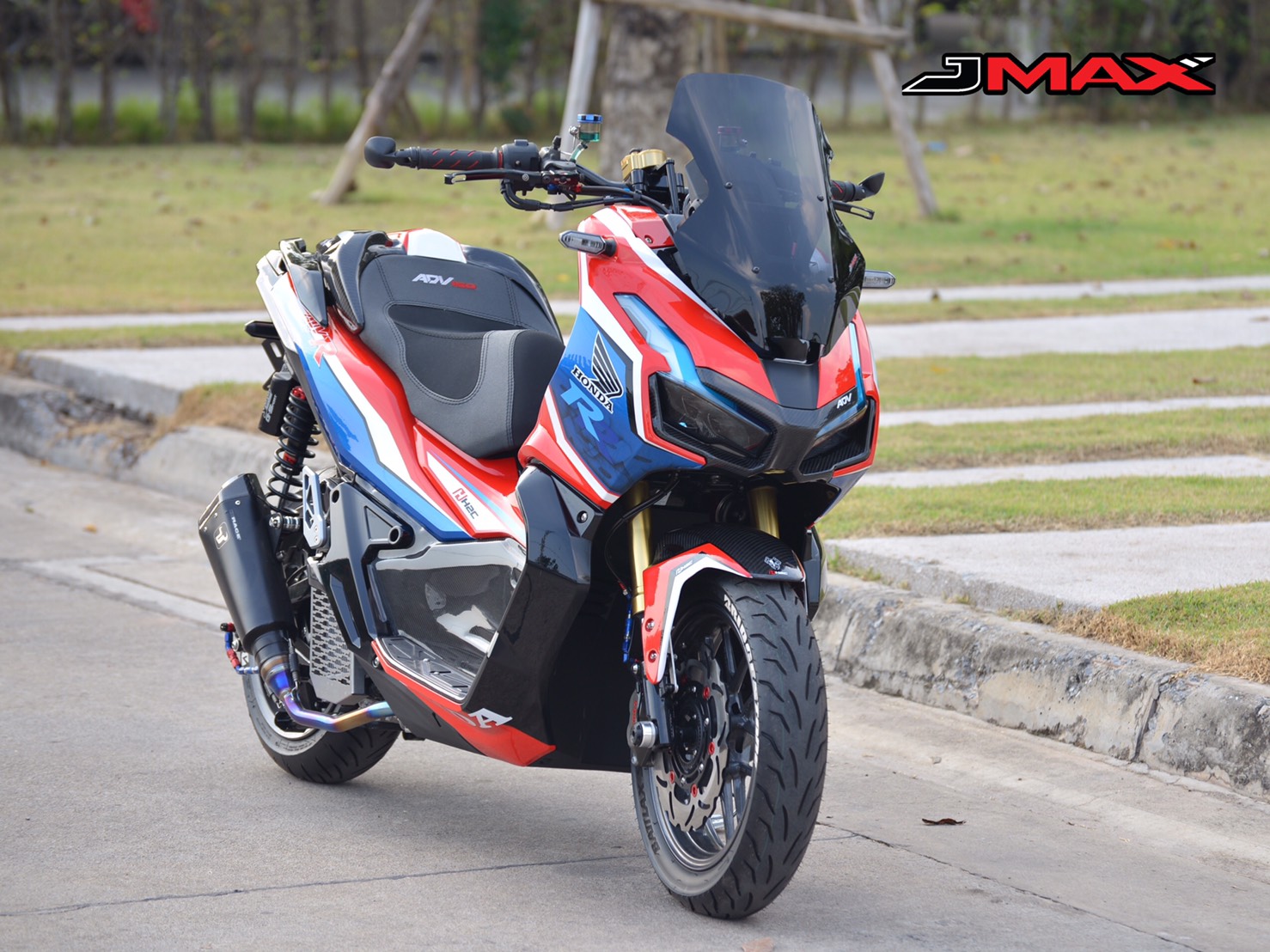 ชิวหน้า two tone v2 j-max HONDA ADV 150 ราคา1190