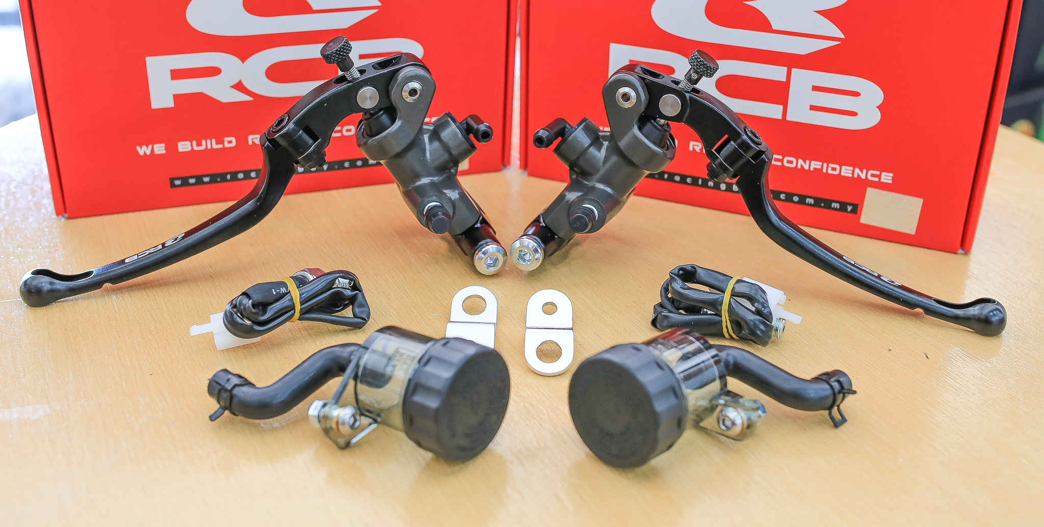 ปั้มบน RACINGBOY ก้านยาว เบอร์17 สีเทา ราคาข้างละ2900