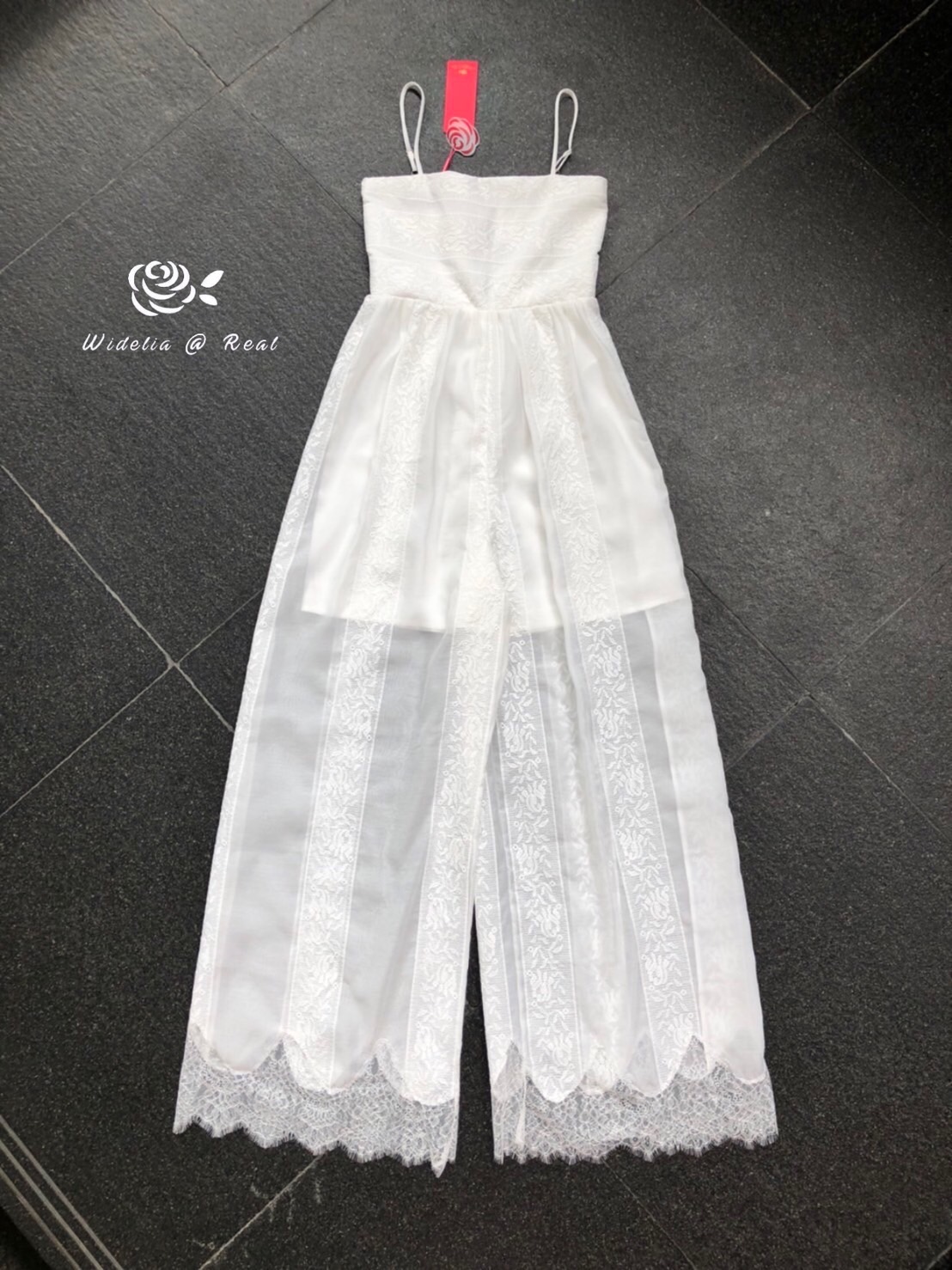 Landmee Jumpsuit จั้มสูทขาบานสายเดี่ยวแสนสวย
