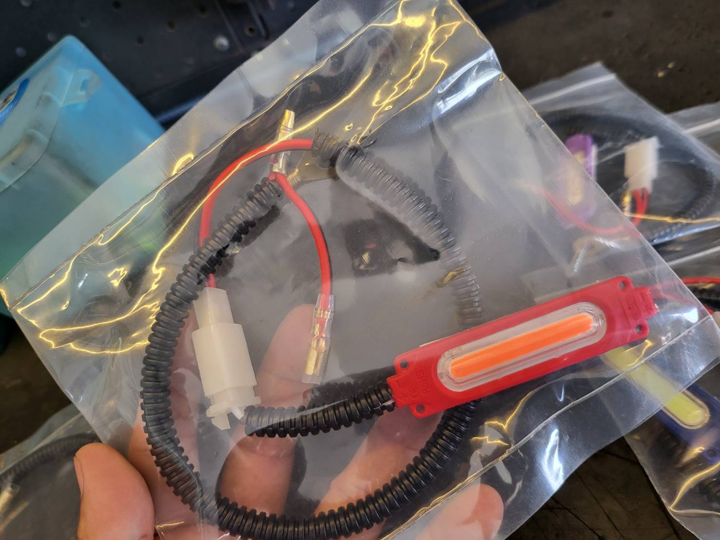 ไฟ LED ใส่ตรงฝาครอบแต่ง GIORNO สี แดง เขียว ขาว ฟ้า ม่วง ราคา250