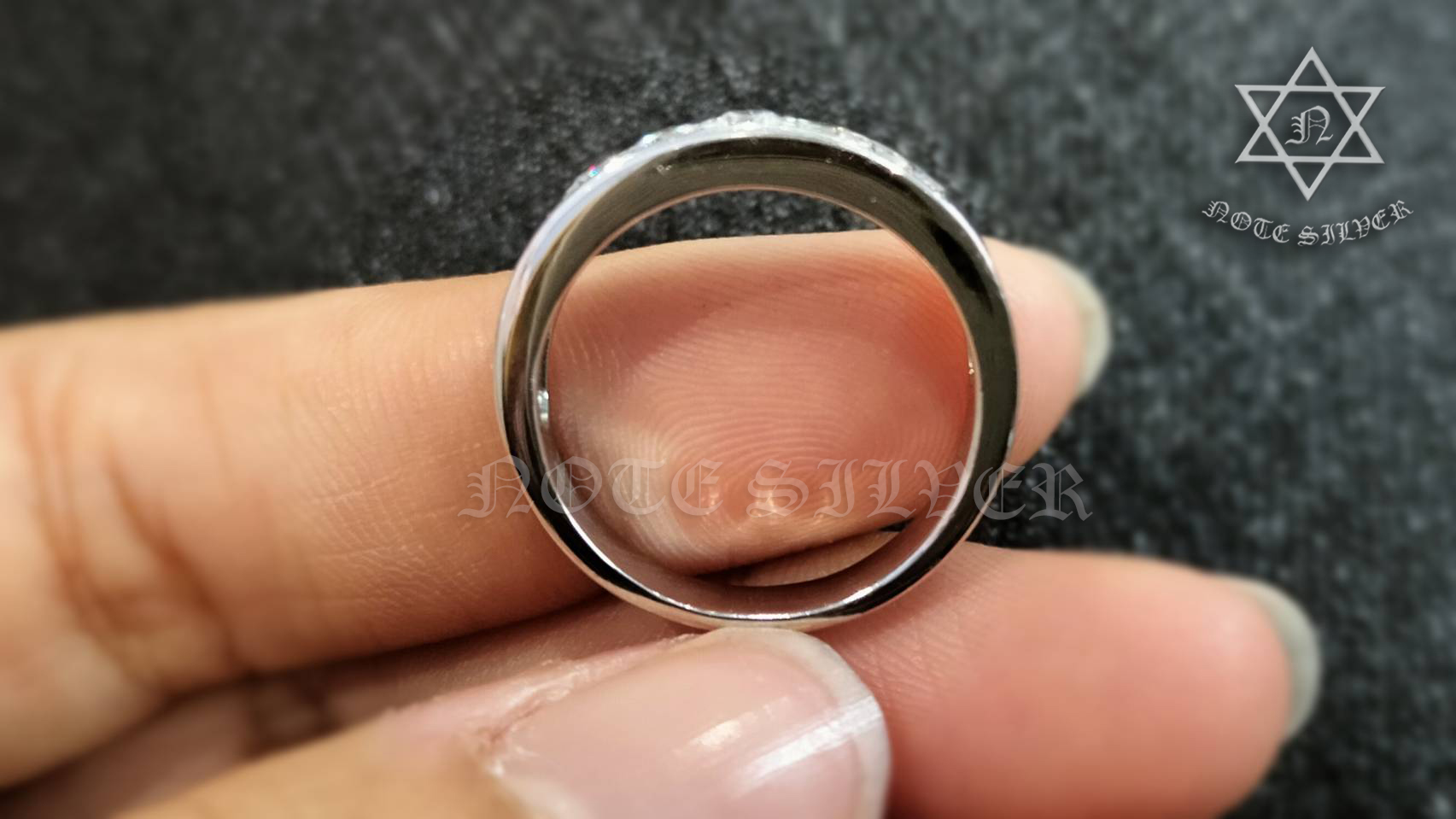 แหวนเงินแท้ ทรงผู้ชาย ฝังเพชรเกรดพรีเมี่ยม ชุบทองคำขาวแท้ NSRG1868