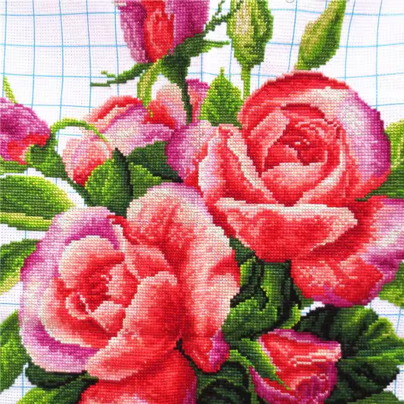 rose-1019 *พร้อมส่ง* ชุดปักครอสติช ลายแจกันช่อกุหลาบ (ไม่มีเดินเส้น ผ้า11CTพิมพ์ลาย ปัก 3 เส้นเล็ก) ขนาด 52*73 ซม.ผ้าครอสติช 11CTพิมพ์ลายปักบนผ้า ไหมคอตตอน 40 สี ผังลาย เข็ม