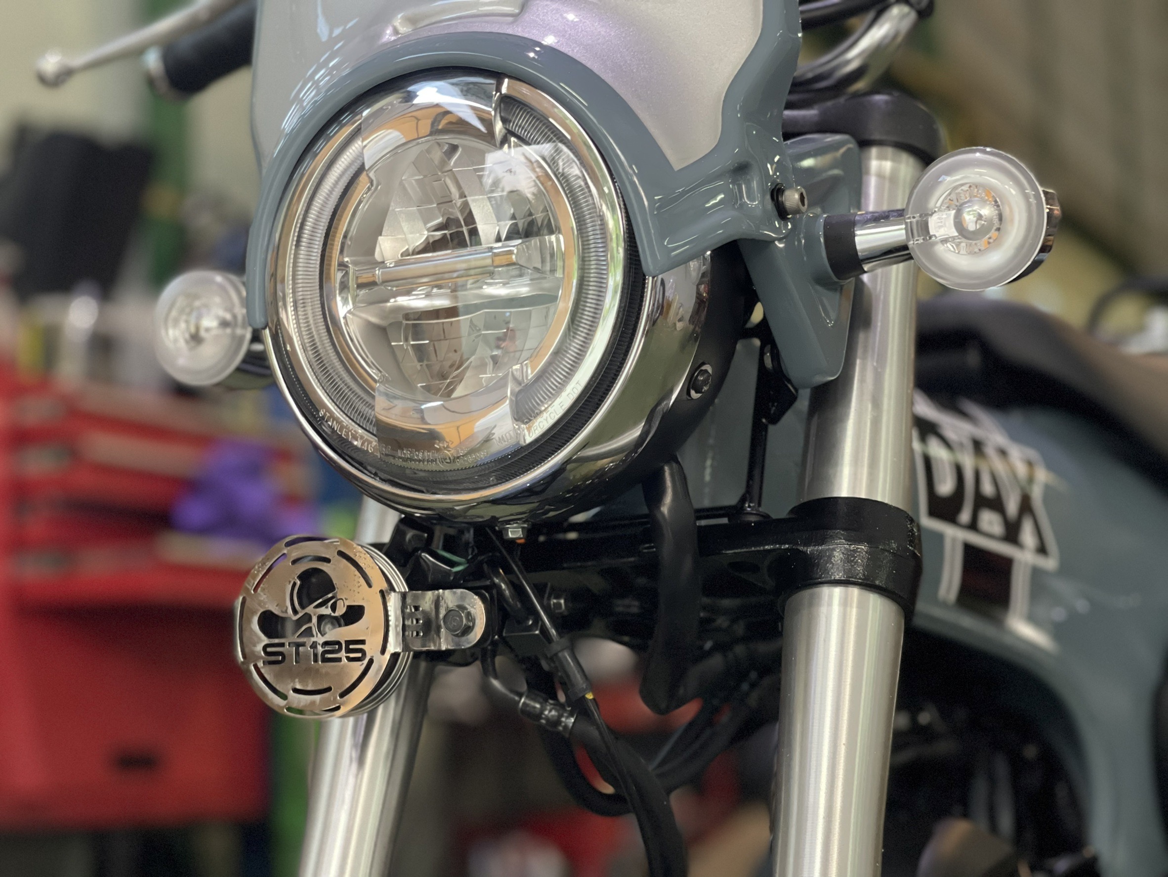 บังแตร MotolordD Dax125 ราคา690