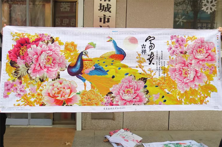 peacock-1112 *สินค้าหมด* ชุดปักครอสติช ลายคู่นกยูงทอง (ปักครั้งละ 3 เส้นเล็ก) ขนาด 95*40 ซม.ผ้าครอสติช 11CTพิมพ์ลายปักบนผ้า ไหมคอตตอน 42 สี ผังลาย เข็ม