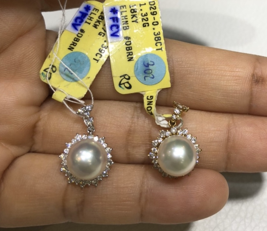 จี้ไข่มุกอะโกย่าญี่ปุ่นแท้ 9 มิล กลม ตัวเรือนมีทั้ง 18k ทองและทองขาว เพชรแท้น้ำ 97-99