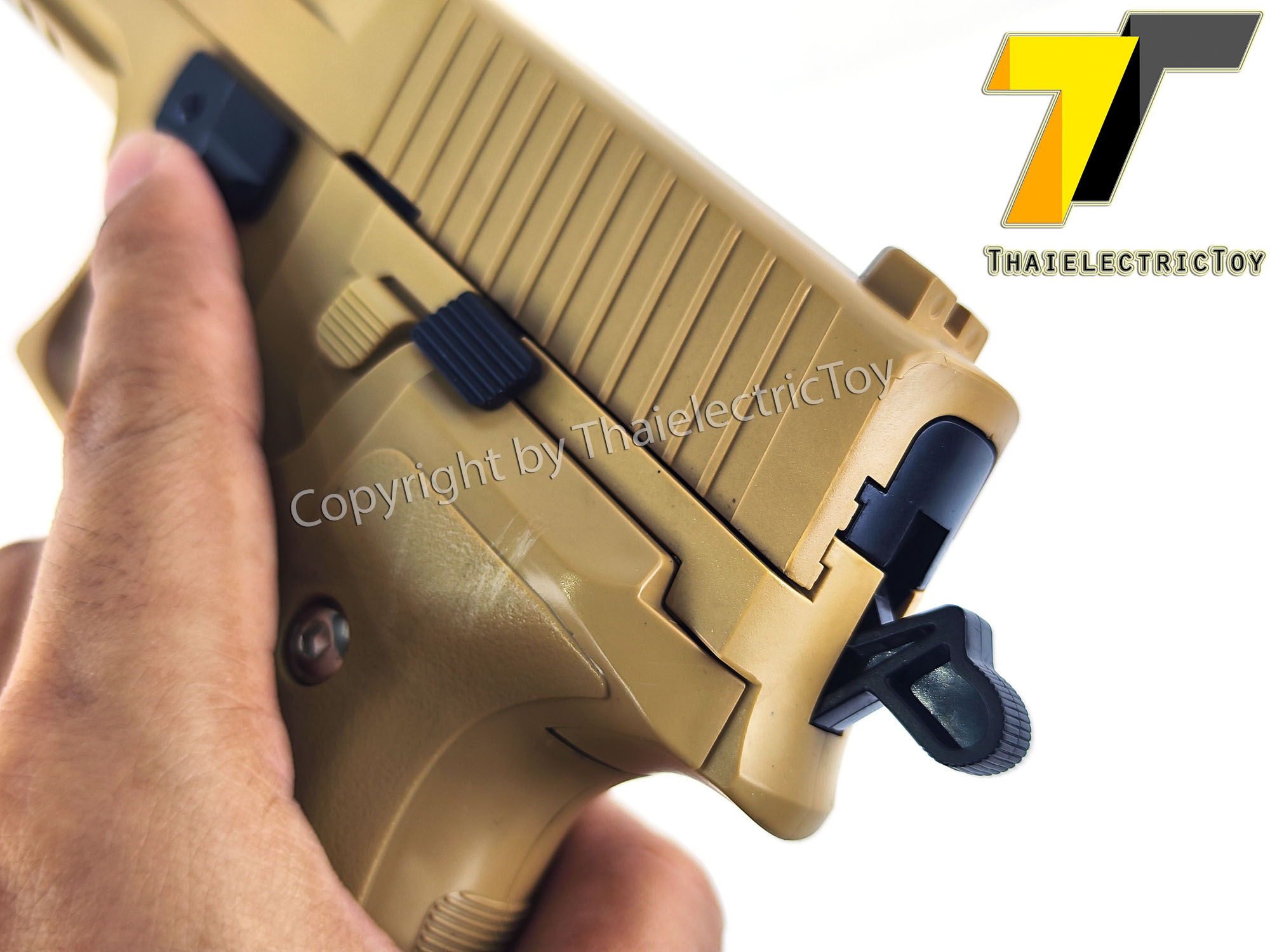 ปืนอัดลมพลาสติก Sig sauer p226 สีทราย ชักยิงทีล่ะนัด ลำกล้องยาว 8 นิ้ว หนัก 309 กรัม แขวนสไลน์ได้