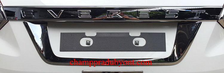 คิ้วกรอบป้ายทะเบียนโครเมี่ยม FORD EVEREST 15-16