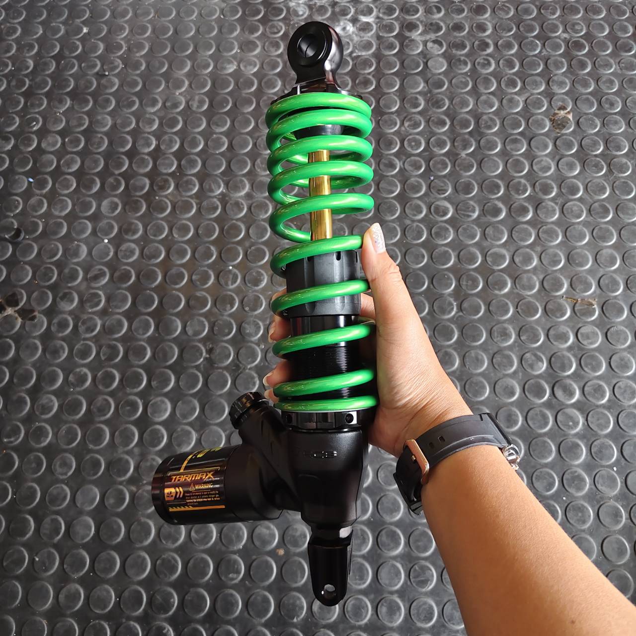 โช๊ค𝐑𝐂𝐁 𝐓𝐀𝐑𝐌𝐀𝐗 𝐍𝐄𝐖!GIORNO+ (อยากให้รถของคุณขับขี่นุ่มนวล ยึดเกาะถนนดีเยี่ยม ห้ามพลาด!) จากแบรนด์ 𝐑𝐂𝐁 ที่พร้อมที่จะดูแลคุณ ✅มาพร้