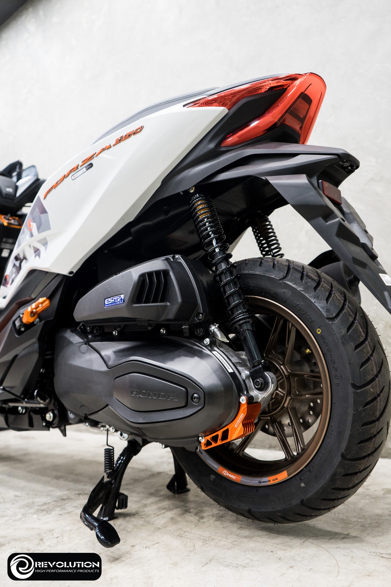 แผ่นดักฝุ่น REVOLUTION FORZA-350 - แดง- ทอง - เทา - ดำ - เขียว- น้ำเงิน- ส้ม - ม่วง ราคา 1,590 บาท/อัน