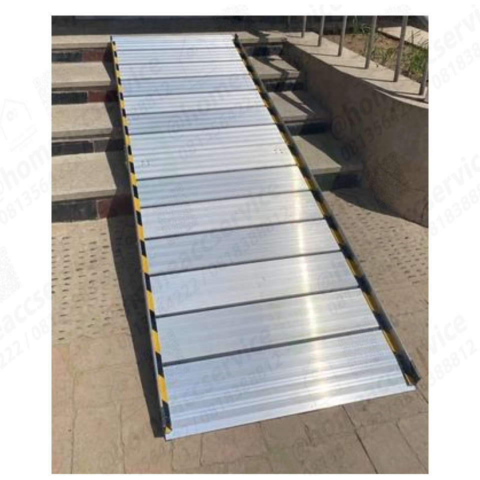ทางลาดรถเข็นอลูมิเนียมยาวพิเศษ230ซม. (230x75x5.5cm) มีขาตั้ง พกพา พับครึ่งด้านยาว หนัก20.5kg **มีของพร้อมส่ง - Aluminium Ramp 230x75x5.5cm 20 kg