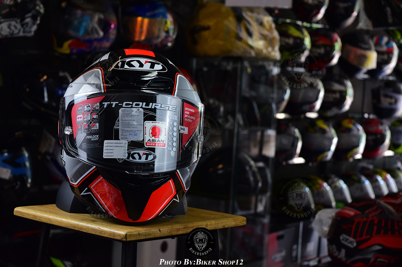 หมวกกันน็อค KYT ลาย Tourist Red Fluo