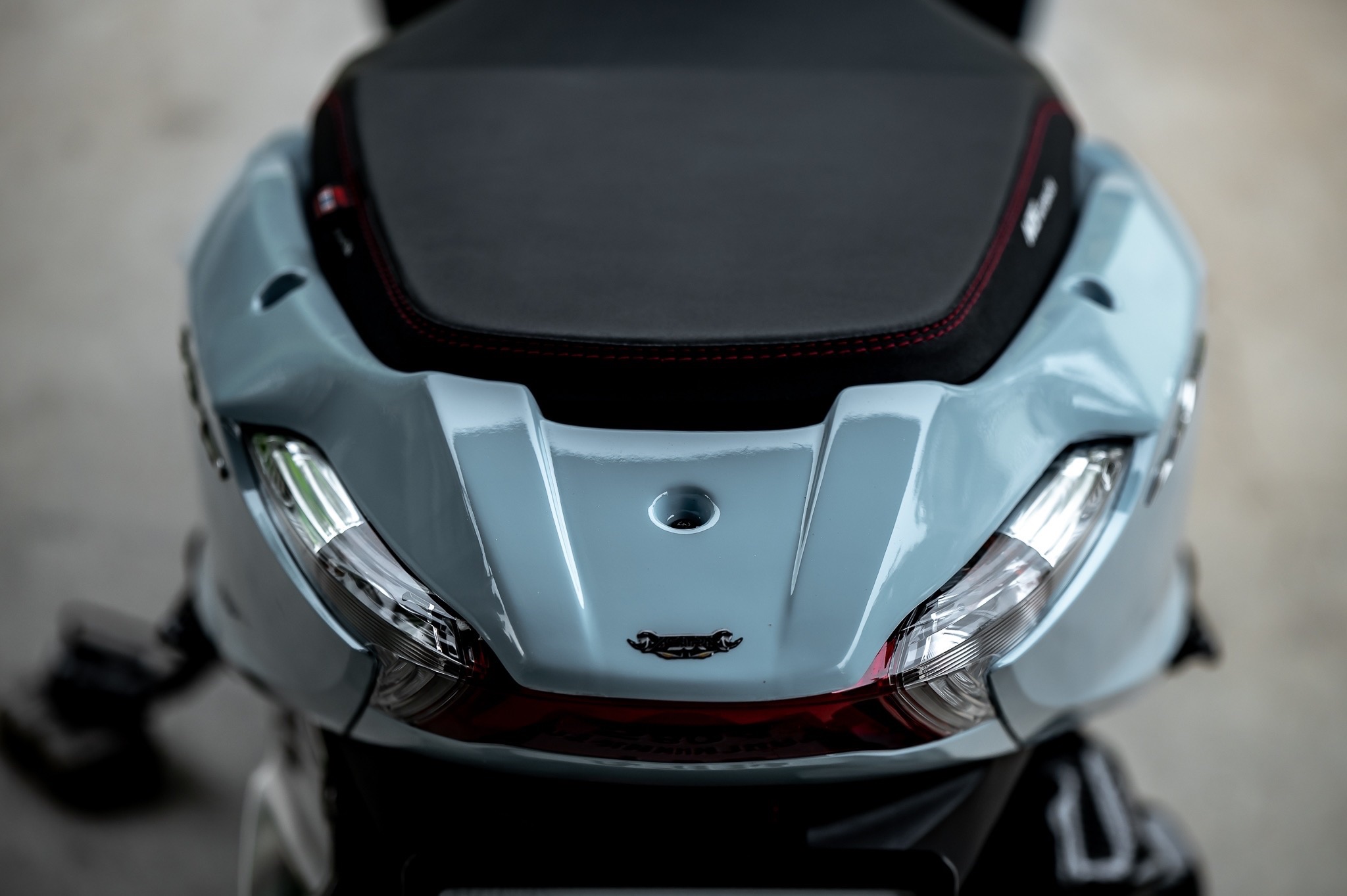 ครอบท้ายปิดรูกันตก Tail fairing cover 1400฿ ( สีพื้นพร้อมพ่น ) 1650฿ ( สีขาว , สีดำ )