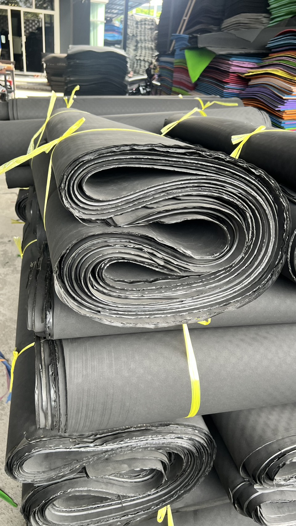 แผ่นยางสีดำ หนา 3mm. ขนาด 130*240 cm.