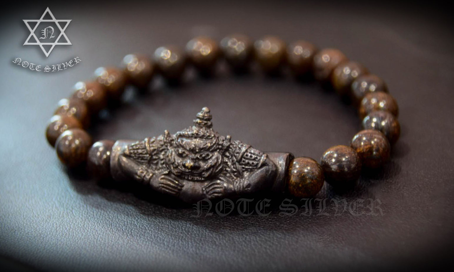 สร้อยข้อมือหินบราวไซต์ 8 MM และตะกรุดราหู NSBL2669