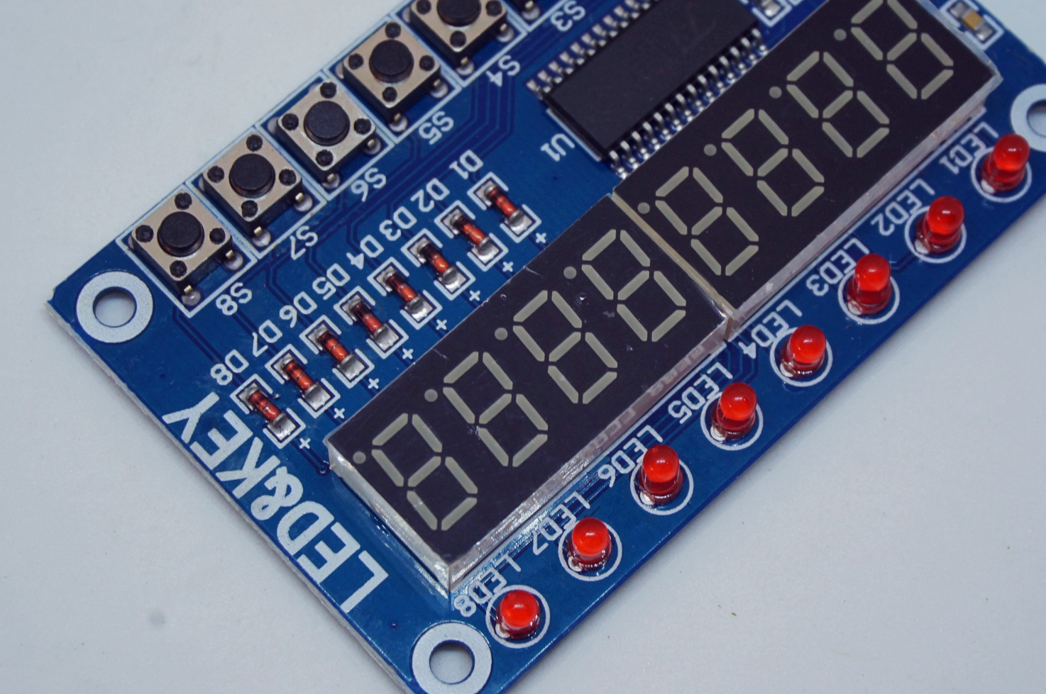 TM1638 LED display with 7segments and switches