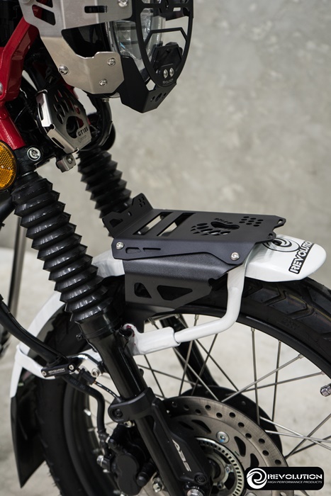 ตะแกรงบังโคลนหน้า REVOLUTION CT125 มีสีดำ สีเงิน ราคา1790