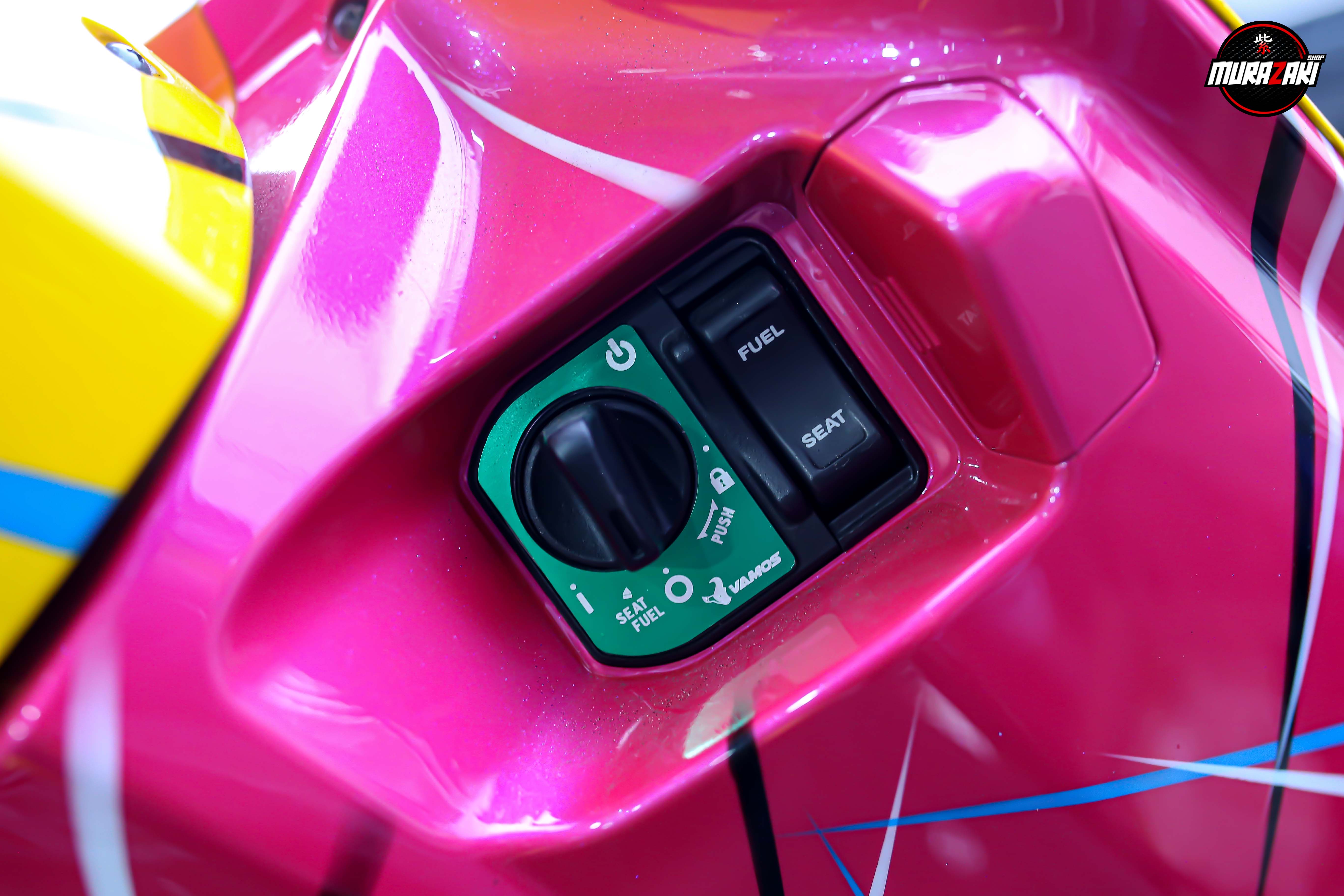 ครอบกุญเเจ VAMOS PCX160 ปี21-24,Lead125,Giorno,ADV160 มี 2 แบบ - อลูมิเนียม 110.- 5 สี น้ำเงิน , ม่วง , ดำ , เเดง , ทอง - สเเตนเลสสีชุบรุ้ง 120.-